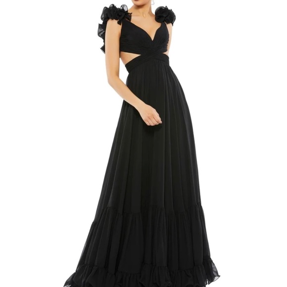 Mac Duggal Dresses & Skirts - Mac Duggal black maxi dress.